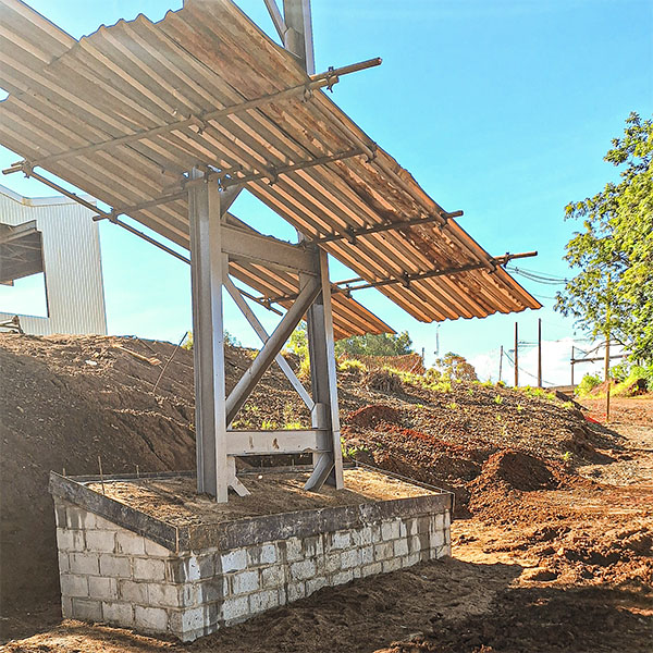 Execu��o de Coberturas Met�licas no bairro S�o Geraldo, Arax�